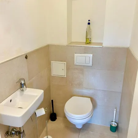 Modern Near Vienna With Free Parking Apartment