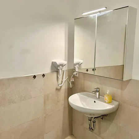 Apartment Modern Near Vienna With Free Parking *