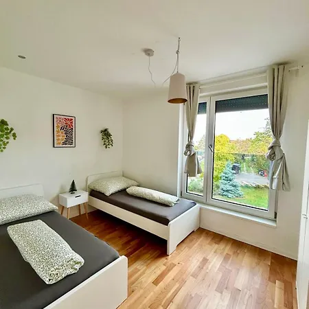 Modern Near Vienna With Free Parking * Gerasdorf bei Wien